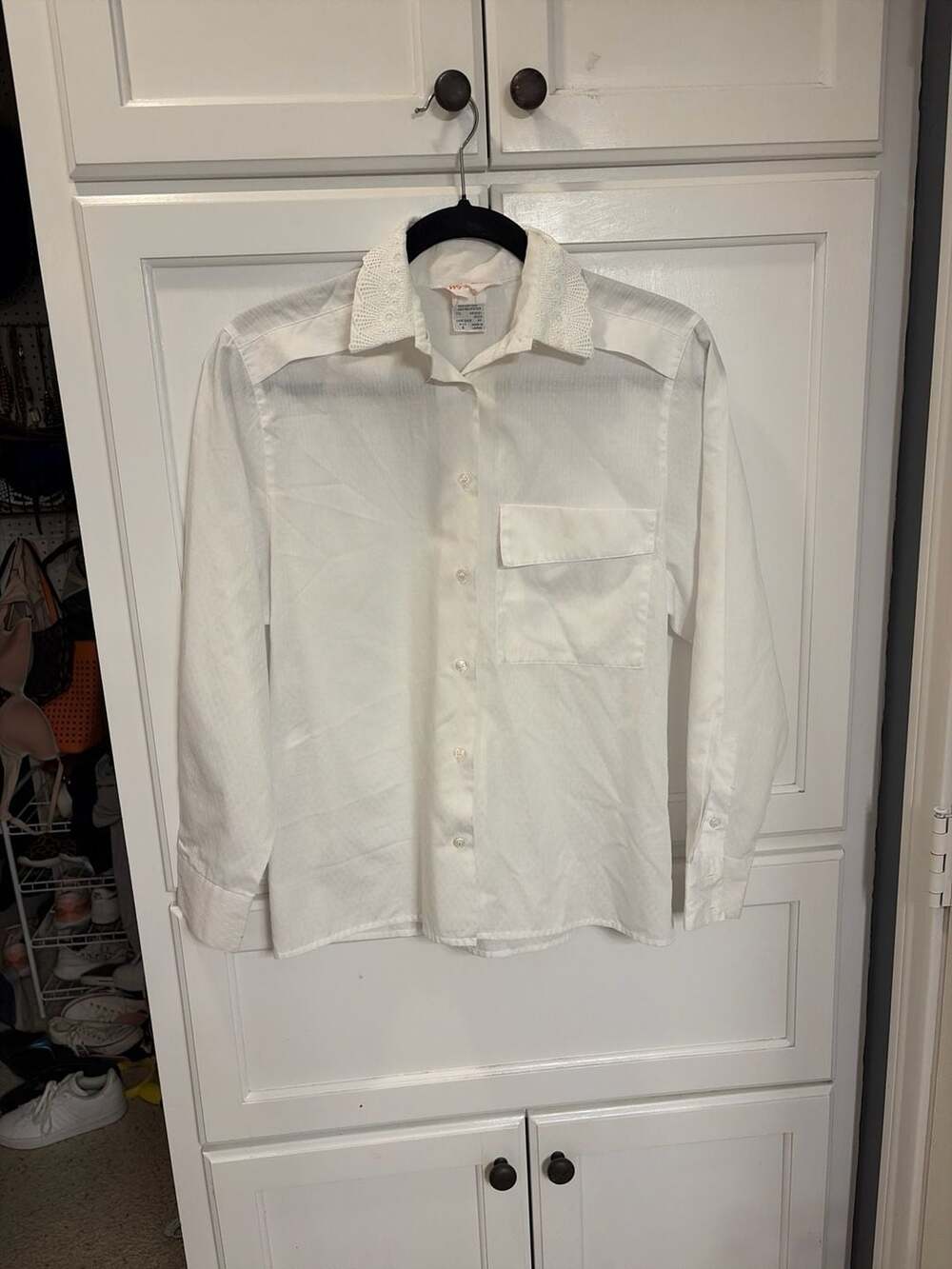 Vintage Wyland White Dobby Weave Button Up Blouse with Lace Collar Size 6